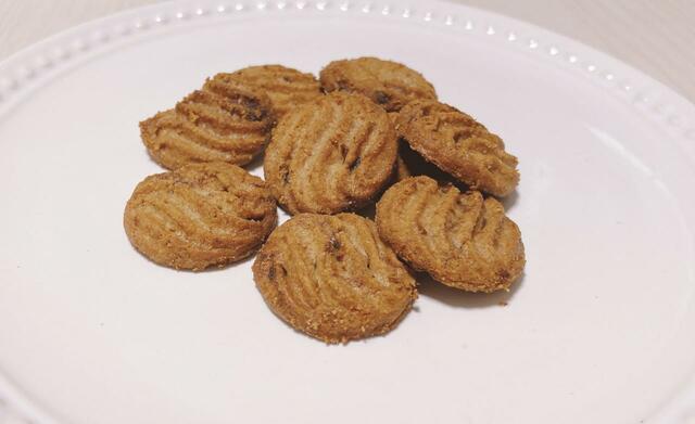 【ローソン低糖質お菓子　小麦ブランのチョコチップクッキー】バターの風味とチョコレートの甘さが相性抜群！