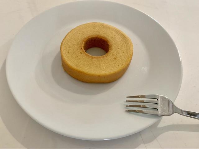 【ローソン ブランのバウムクーヘン〜乳酸菌入り〜】甘さは控えめ