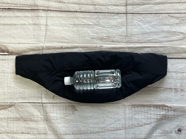 なんと550mlのペットボトルが収納できます…！