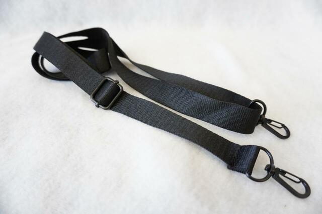 取り外しできるストラップ【mozすっきり収納できる！多機能スマホショルダーバッグ】