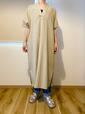 【無印良品 コットンドビー織りチェック 五分袖ワンピース】身長166cm・スモーキーグリーンチェックのLサイズ着用。デニムと合わせるのもおすすめです