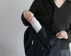 【「holms ハンドル付きボトル 450」】リュックのサイドポケットにも収まりやすいサイズ感