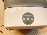 【3COINS　折りたたみミニ洗濯機】操作ボタンは1つのみ！シンプルで分かりやすい設計が嬉しい◎