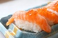【角上魚類「佐渡サーモンづくし」】活〆佐渡サーモンの味わいが満遍なく楽しめるセットで、とにかく全部のネタが大きい!