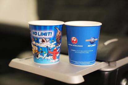 ミニオンたちが空を飛ぶ Usj Jal 特別ラッピング飛行機が就航 限定ステッカー配布も Medery Character S