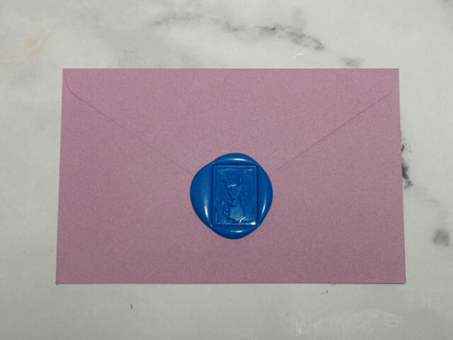 ラベンダーの封筒にオラフのブルースタンプを合わせてもかわいい♪