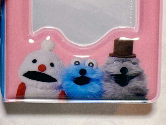 【パペットスンスン×サンキューマート／コレクトブック】表紙にはスンスンとノンノン、ゾンゾンが登場！ピタッとくっついている様子がかわいい♪