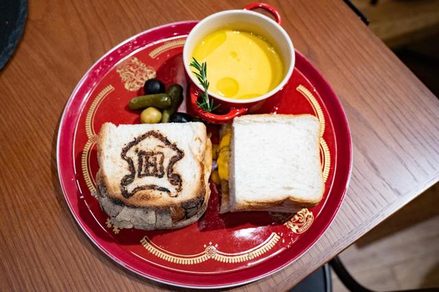 ホグワーツ チーズトースティー グリフィンドール ～ ビーフ＆オニオン ～ 1,760円