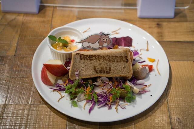 <オウル>侵入者オウルだって? チキンサンドウィッチ 1,639円