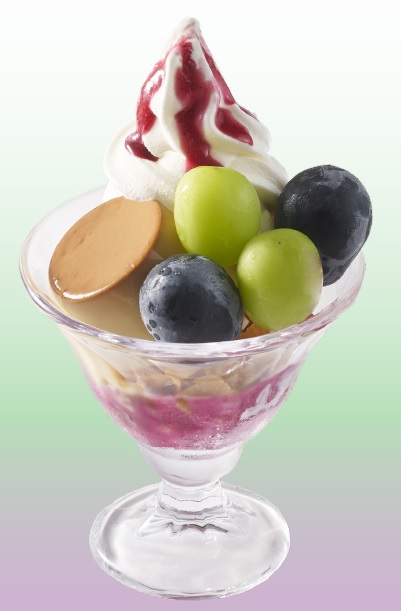  自家製プリンと2色のぶどうのサンデー