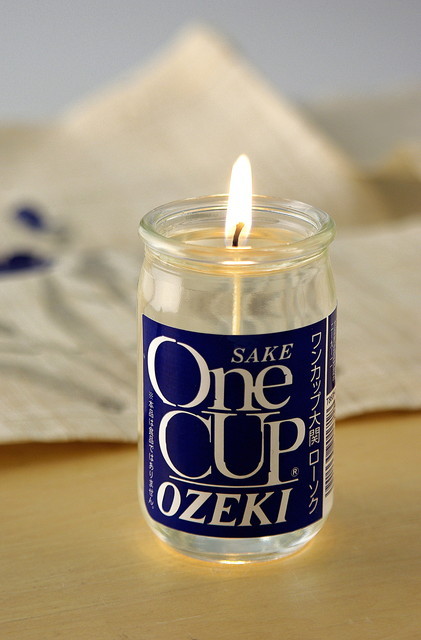ワンカップ®大関ローソク　「ワンカップ」は大関株式会社の登録商標です。（画像協力：カメヤマ株式会社）