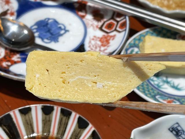【釜元はん米衛中目黒店】〈定食以上、割烹未満〉を謳う、この店のだし巻き卵もうまし