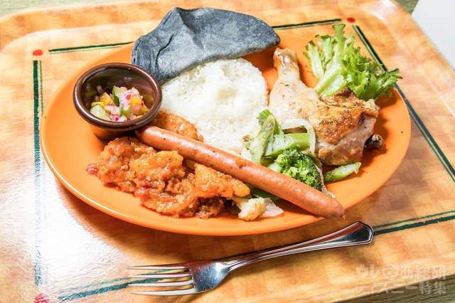 スペシャルセットの「パイレーツコンビプレート」￥1,580