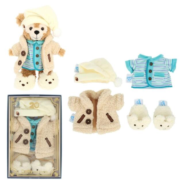 アニバーサリー・セレクションBOX 33,000円|東京ディズニーリゾート「ダッフィー&フレンズ20周年:カラフルハピネス」過去のアートがデザインされたスペシャルグッズ|販売店舗:東京ディズニーシー「マクダックス・デパートメントストア」|発売日:2025年12月18日(木)