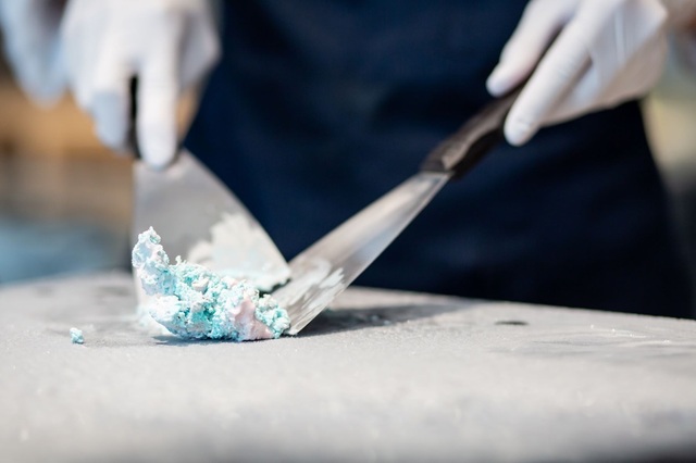 「カラフルストーンアイス」＜期間：2025年9月1日～11月30日＞【【名古屋】ホテルシェフが厳選した北海道の食材を堪能！『北海道フェア～海鮮・肉・旬野菜を味わう海陸グルメ旅～』期間限定で開催！】