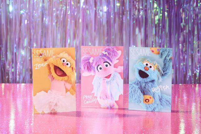 「ポストカード」＜価格：全3種／￥242＞【セサミストリートマーケットに「アビー・ロジータ・ゾーイ」のビビットカラーアイテムが勢揃い！】