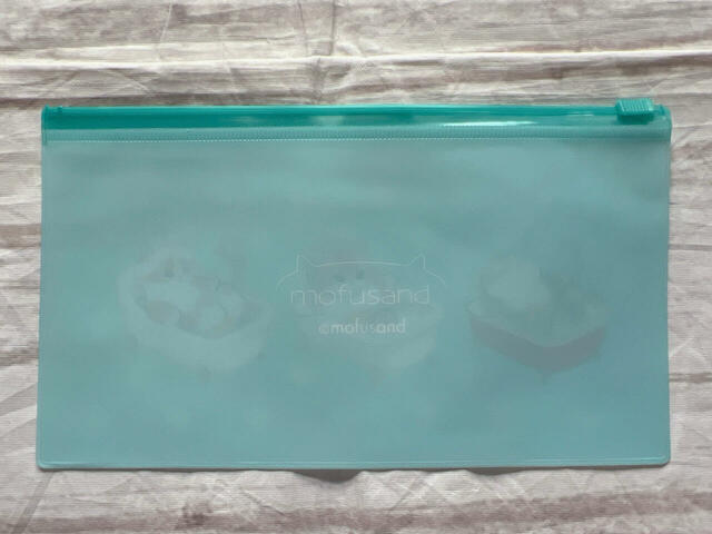裏面は「mofusand」のロゴ入り