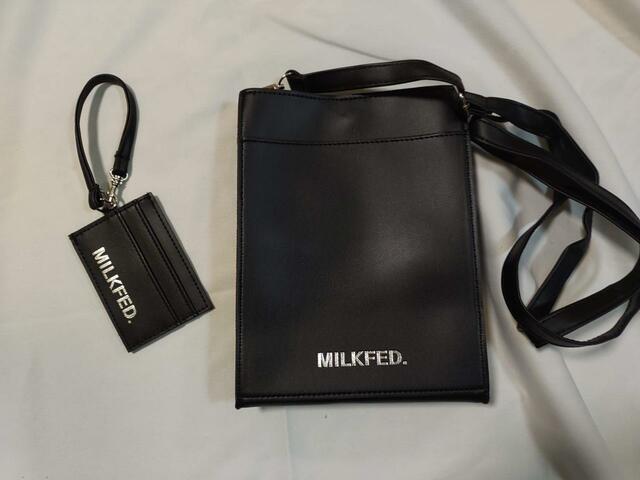 【MILKFED.（ミルクフェド）ショルダーバッグ＆カードホルダー】シンプルでユニセックスなデザイン