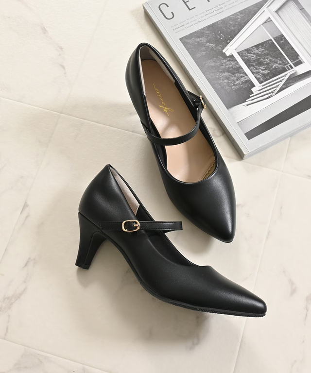 「美ージーベルト付パンプス」2,980円（税込）