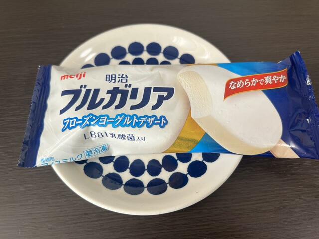 【明治 ブルガリア フローズンヨーグルトデザート】“なめらかで爽やか”という文言に惹かれます