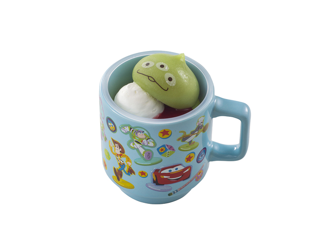 ピスタチオ＆バニラムース、スーベニアカップ付き 780円｜マンマ・ビスコッティーズ・ベーカリー｜東京ディズニーシー「ピクサー・プレイタイム」スペシャルメニュー