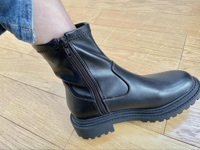 【GU ウルトラストレッチボリュームソールショートブーツ】ゴツめのブーツがトレンド!
