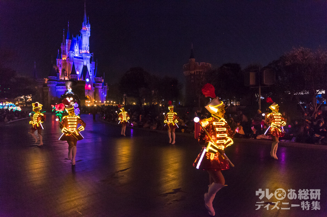 クリスマスバージョン「東京ディズニーランド・エレクトリカルパレード・ドリームライツ」（2016年）｜東京ディズニーランド「クリスマス・ファンタジー」