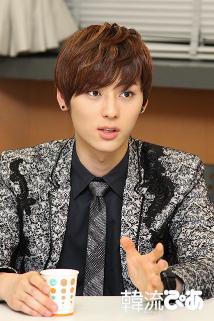 NU'ESTミンヒョン　「韓流ぴあ」取材の様子