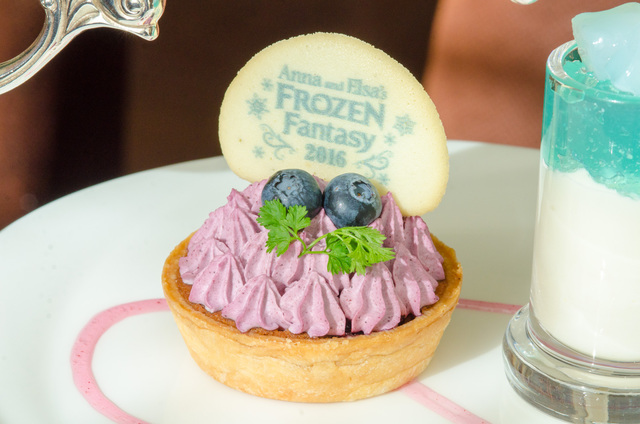 「ドリーマーズ・ラウンジ」“アナとエルサのフローズンファンタジー”アフタヌーンティーセット~エルサ~|東京ディズニーランドホテルホテル 2016年「アナとエルサのフローズンファンタジー」