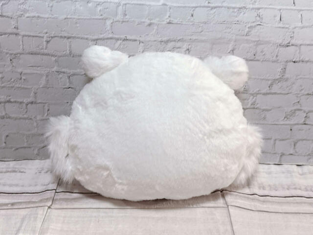 背面は後ろ姿風のデザイン