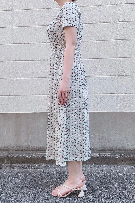 【UNIQLO（ユニクロ）】ポール＆ジョー  フレアワンピース（半袖）／グリーンSサイズ着用