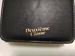 ブランドのロゴ「Deuxieme Classe」が華やか