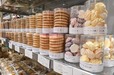 【DEAN ＆ DELUCA】マーケット店舗の棚には焼き菓子がずらり