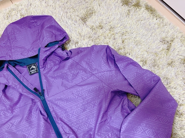 【ワークマン レディース高撥水シェルジャケット(エンボスタイプ)】オーバーサイズに着たかったので、パープルのLLを購入