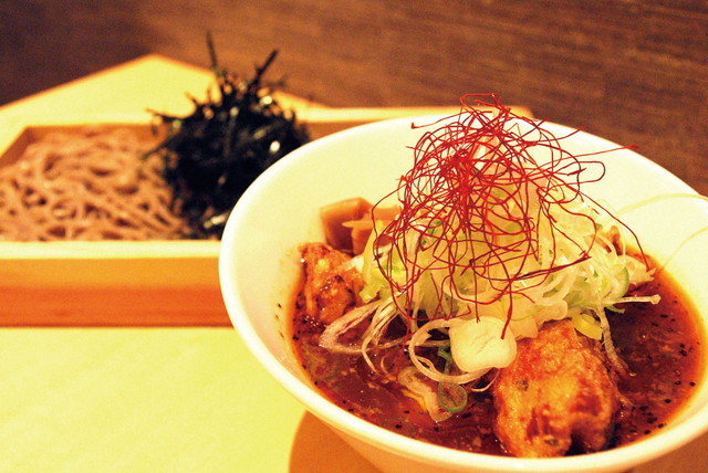 つけ蕎麦安土 高田馬場本店（高田馬場）　鶏つけ蕎麦 830円