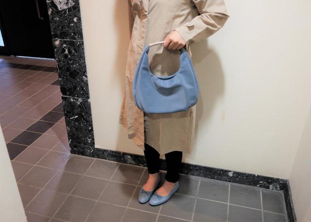 【KEYUCA（ケユカ）撥水加工アイテム】バッグとパンプスの色味を合わせるとコーディネートがすっきりまとまる