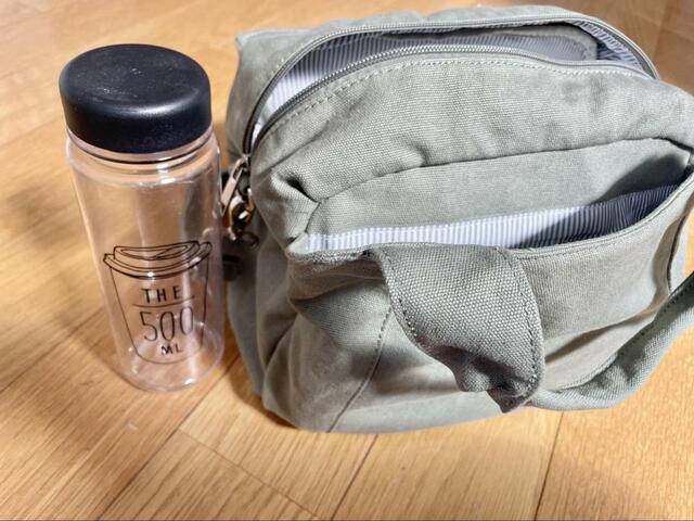 【ファッションセンターしまむら　アラエル2WAYTT】500mlのボトルも入れやすい大きさ