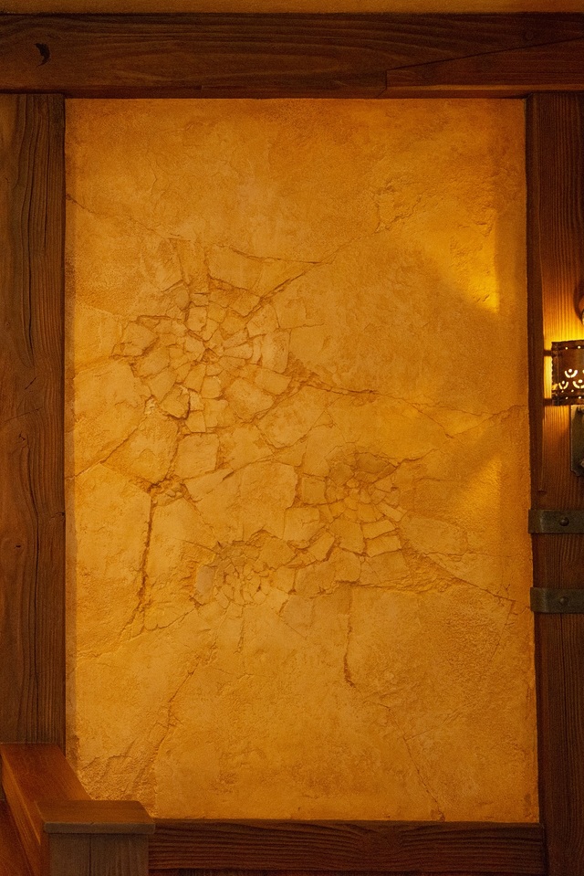 ラ・タベルヌ・ド・ガストン　ダイニングエリアのプロップス