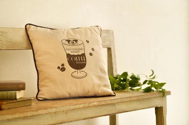 クッション 6,500円｜サイズ：縦約40×横約40cm