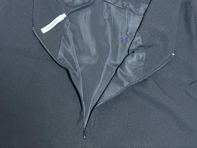 【AMERICAN HOLIC イージーケアジレベスト＋Iラインワンピース】ワンピースはファスナーとホックで留める仕様です