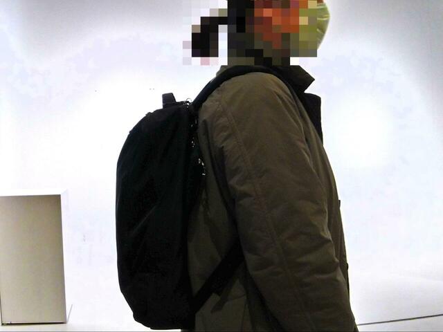 【無印良品 肩の負担を軽くする撥水ナイロンビジネスリュックサック】荷物の重さがショルダーベルトの上部だけでなく全体にかかるので、肩が疲れません！