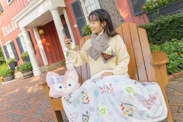 「ダッフィー&フレンズのシークレット・オブ・スノーウィーデイ」グッズ|販売店舗:東京ディズニーシー「マクダックス・デパートメントストア」|発売日:2025年11月4日(火)