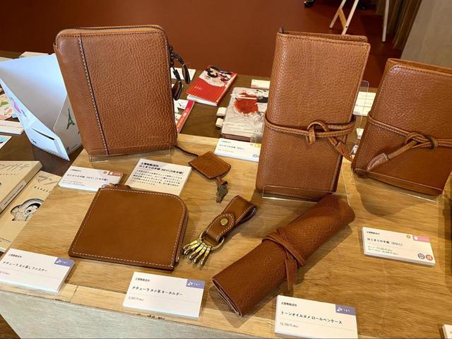 【ほぼ日手帳 土屋鞄製作所】ロールペンケースやキーホルダーも