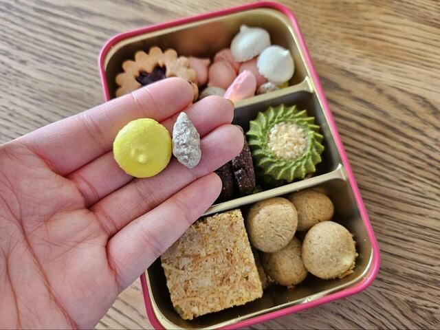 【カフェタナカのビジュー・ド・ビスキュイ プティ リオン】優しいきび糖の甘さを感じるラスクとローストアーモンドの組み合わせが、止まらなくなる美味しさ