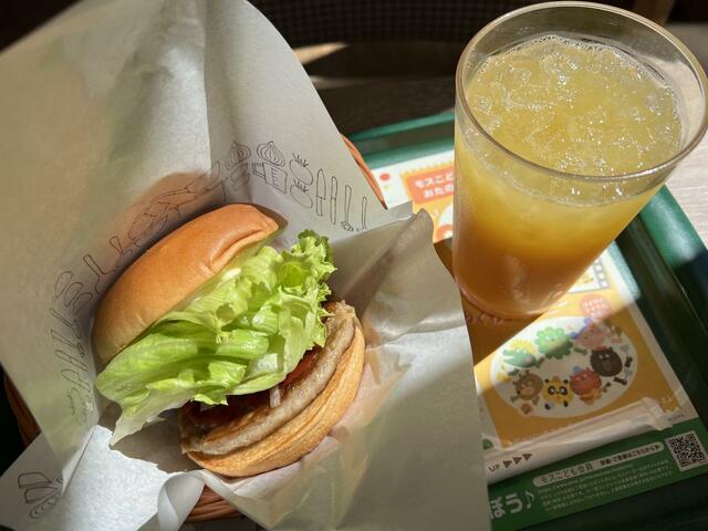 【モスバーガー モーニング野菜バーガー ドリンクセット 】ボリュームがある