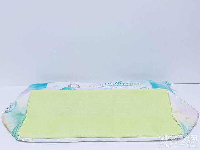 底は汚れが目立たないグリーン