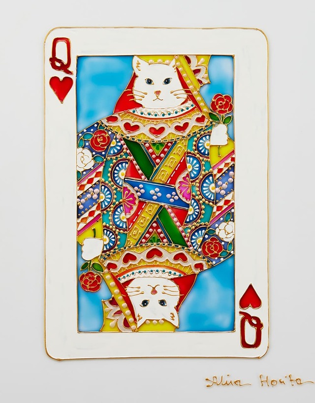 【青山デカーボ「ネコのトランプ缶」】ハートのクイーン：1本のバラを持った白いねこ