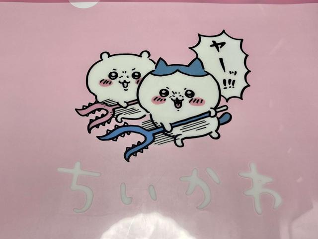 【Seria（セリア）】ちいかわ A4 クリアファイル／討伐棒を持った勇ましいちいかわとハチワレがキュート！