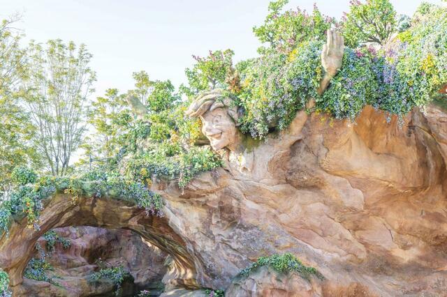 魔法の泉:「ファンタジースプリングス・エントリーウェイ」ピーターパン(2023年12月撮影)