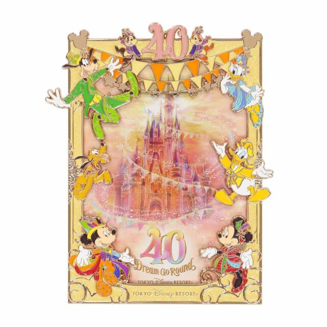 フォトスタンド 4,200円|サイズ:縦約15×横約12㎝|東京ディズニーリゾート40周年“ドリームゴーラウンド”スペシャルグッズ|発売日:2023年4月10日(月)|販売店舗:東京ディズニーランド「グランドエンポーリアム」、東京ディズニーシー「エンポーリオ」